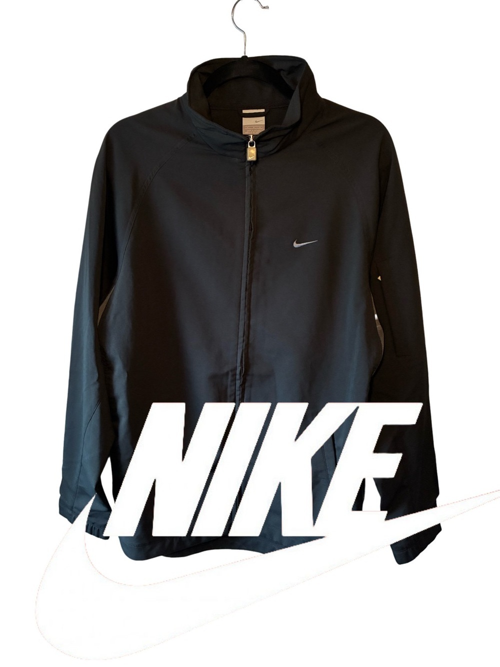 Nike 72 Vintage Men’s Black Lightweight Zip-Front Jacket with Side Stripes